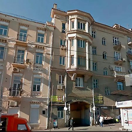 Home Hotel Apartments On Lva Tolstogo Kiev Bagian luar foto