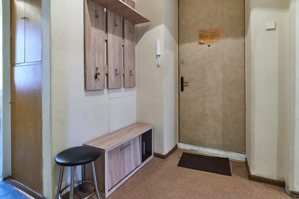 Home Hotel Apartments On Lva Tolstogo Kiev Bagian luar foto