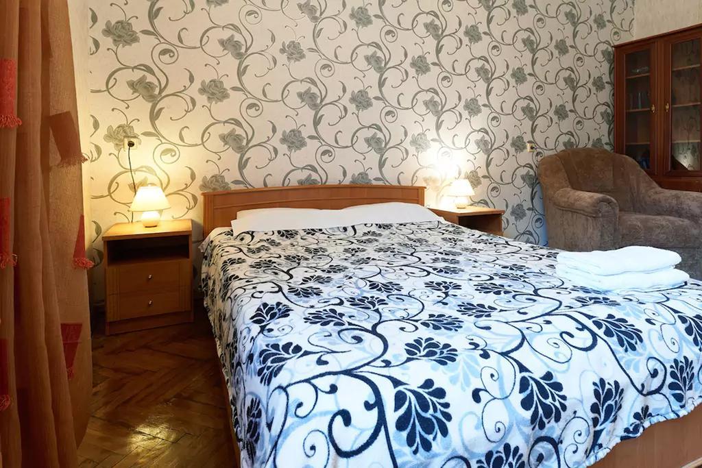 Home Hotel Apartments On Lva Tolstogo Kiev Bagian luar foto